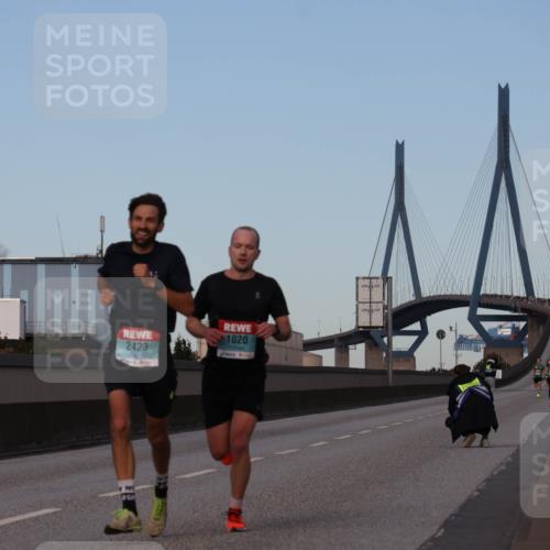 03.10.2024 - Köhlbrandbrückenlauf Luisa Fischer http://msf.ph/oto/7147566 03.10.2024 09:35:30 Position 3 11, 1020, 2423 meine-sportfotos.de