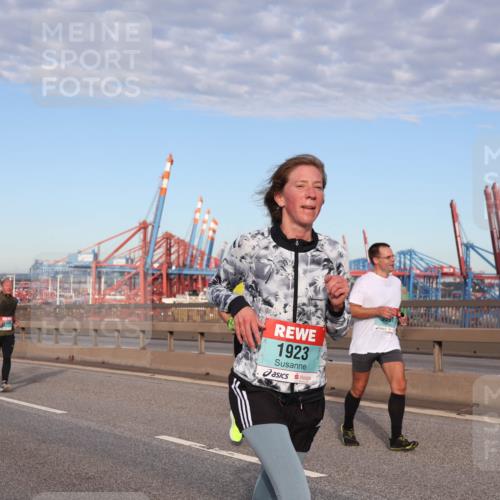 03.10.2024 - Köhlbrandbrückenlauf Matties Gatica Varas http://msf.ph/oto/7147571 03.10.2024 09:43:42 Position 2 2463, 1923 meine-sportfotos.de