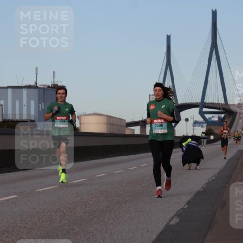 03.10.2024 - Köhlbrandbrückenlauf Luisa Fischer http://msf.ph/oto/7147577 03.10.2024 09:36:02 Position 3 1330, 3006 meine-sportfotos.de