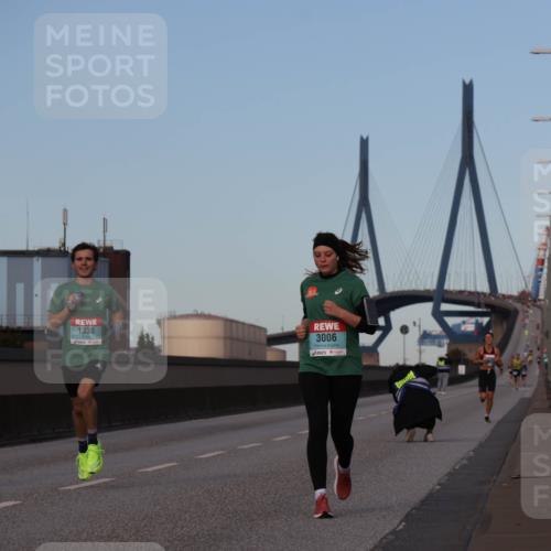 03.10.2024 - Köhlbrandbrückenlauf Luisa Fischer http://msf.ph/oto/7147581 03.10.2024 09:36:02 Position 3 1330, 3006 meine-sportfotos.de