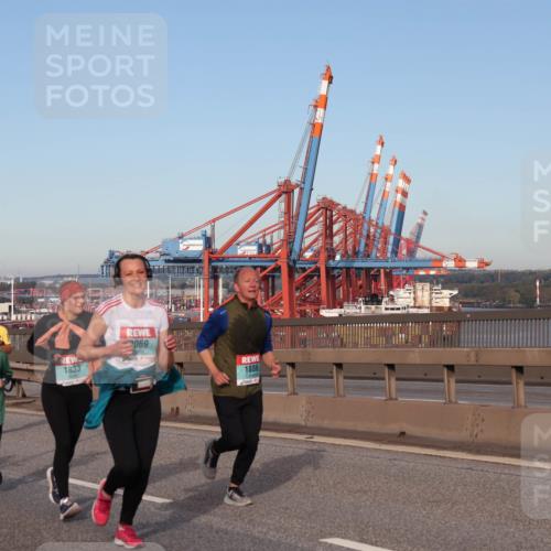 03.10.2024 - Köhlbrandbrückenlauf Matties Gatica Varas http://msf.ph/oto/7147582 03.10.2024 09:43:44 Position 2 500, 2069, 1833, 1886, 2483 meine-sportfotos.de