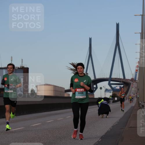 03.10.2024 - Köhlbrandbrückenlauf Luisa Fischer http://msf.ph/oto/7147585 03.10.2024 09:36:03 Position 3 3006 meine-sportfotos.de