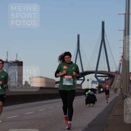 03.10.2024 - Köhlbrandbrückenlauf Luisa Fischer http://msf.ph/oto/7147589 03.10.2024 09:36:03 Position 3 1330, 3006 meine-sportfotos.de