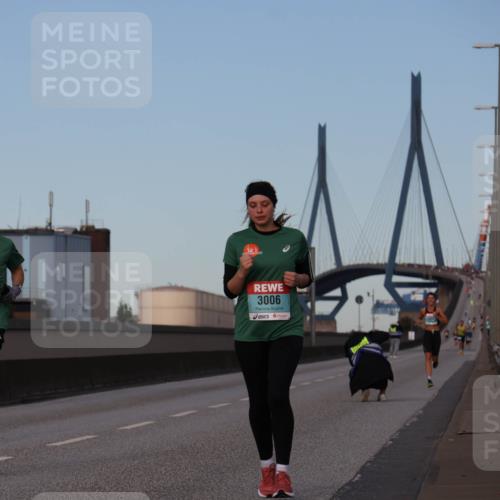 03.10.2024 - Köhlbrandbrückenlauf Luisa Fischer http://msf.ph/oto/7147593 03.10.2024 09:36:04 Position 3 1330, 3006 meine-sportfotos.de