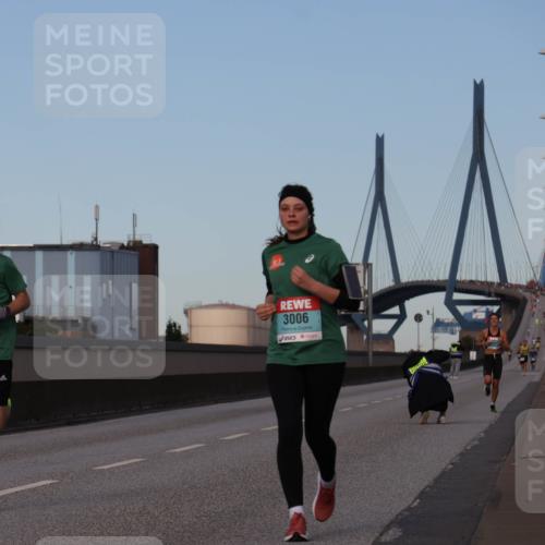 03.10.2024 - Köhlbrandbrückenlauf Luisa Fischer http://msf.ph/oto/7147595 03.10.2024 09:36:04 Position 3 133, 3006 meine-sportfotos.de