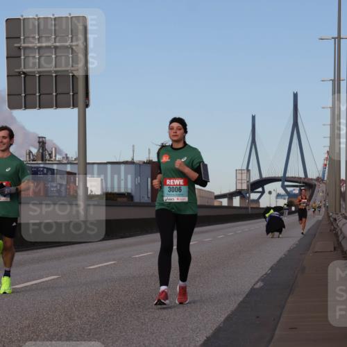 03.10.2024 - Köhlbrandbrückenlauf Luisa Fischer http://msf.ph/oto/7147601 03.10.2024 09:36:06 Position 3 13, 3006 meine-sportfotos.de