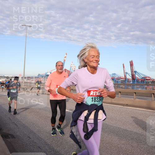 03.10.2024 - Köhlbrandbrückenlauf Matties Gatica Varas http://msf.ph/oto/7147627 03.10.2024 09:43:47 Position 2 1835 meine-sportfotos.de
