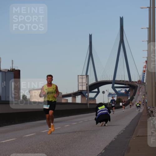 03.10.2024 - Köhlbrandbrückenlauf Luisa Fischer http://msf.ph/oto/7147631 03.10.2024 09:36:40 Position 3 100 meine-sportfotos.de