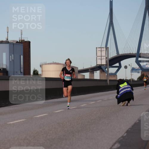 03.10.2024 - Köhlbrandbrückenlauf Luisa Fischer http://msf.ph/oto/7147652 03.10.2024 09:37:07 Position 3 1024 meine-sportfotos.de