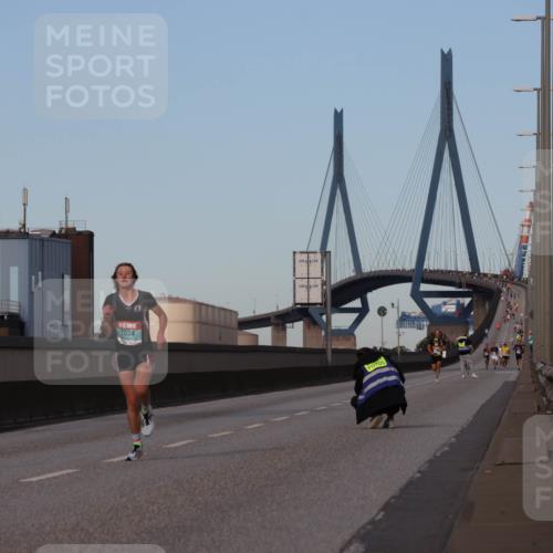 03.10.2024 - Köhlbrandbrückenlauf Luisa Fischer http://msf.ph/oto/7147657 03.10.2024 09:37:10 Position 3 1024 meine-sportfotos.de