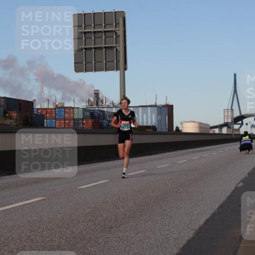 03.10.2024 - Köhlbrandbrückenlauf Luisa Fischer http://msf.ph/oto/7147664 03.10.2024 09:37:13 Position 3 1024 meine-sportfotos.de