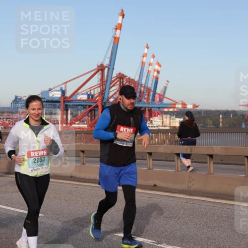 03.10.2024 - Köhlbrandbrückenlauf Matties Gatica Varas http://msf.ph/oto/7147669 03.10.2024 09:43:52 Position 2 68, 2017, 2033 meine-sportfotos.de