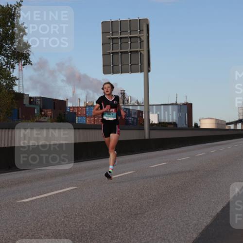 03.10.2024 - Köhlbrandbrückenlauf Luisa Fischer http://msf.ph/oto/7147670 03.10.2024 09:37:14 Position 3 1024 meine-sportfotos.de