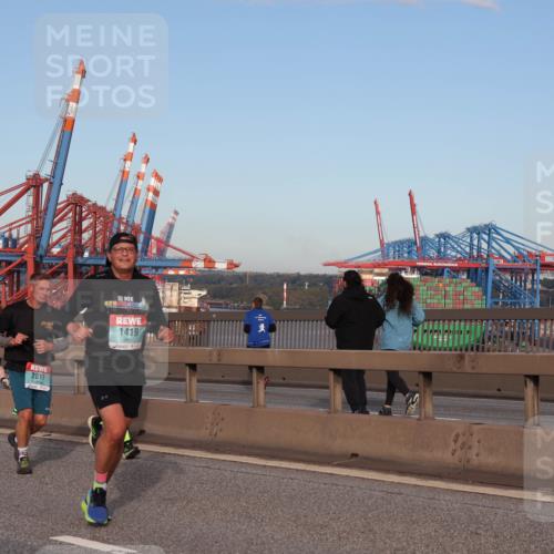 03.10.2024 - Köhlbrandbrückenlauf Matties Gatica Varas http://msf.ph/oto/7147696 03.10.2024 09:43:56 Position 2 2017, 1419 meine-sportfotos.de