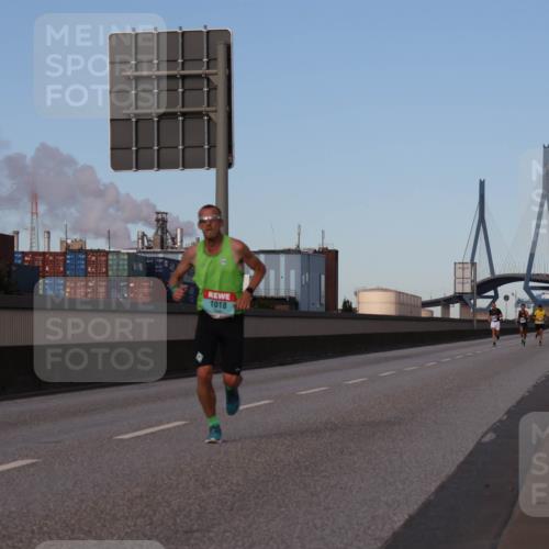 03.10.2024 - Köhlbrandbrückenlauf Luisa Fischer http://msf.ph/oto/7147704 03.10.2024 09:37:54 Position 3 1018 meine-sportfotos.de