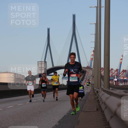 03.10.2024 - Köhlbrandbrückenlauf Luisa Fischer http://msf.ph/oto/7147718 03.10.2024 09:38:05 Position 3 1043, 1014 meine-sportfotos.de