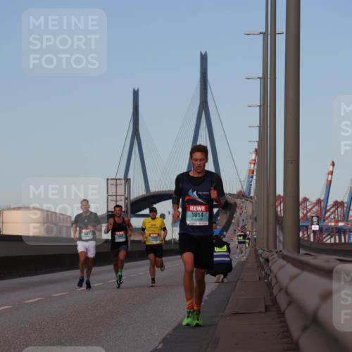 03.10.2024 - Köhlbrandbrückenlauf Luisa Fischer http://msf.ph/oto/7147721 03.10.2024 09:38:05 Position 3 1043, 1063, 1014, 1052 meine-sportfotos.de