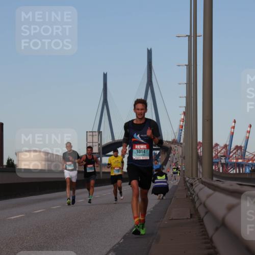 03.10.2024 - Köhlbrandbrückenlauf Luisa Fischer http://msf.ph/oto/7147725 03.10.2024 09:38:06 Position 3 1043, 1014 meine-sportfotos.de