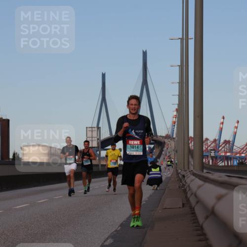 03.10.2024 - Köhlbrandbrückenlauf Luisa Fischer http://msf.ph/oto/7147726 03.10.2024 09:38:06 Position 3 1043, 1014 meine-sportfotos.de