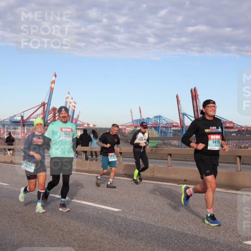 03.10.2024 - Köhlbrandbrückenlauf Matties Gatica Varas http://msf.ph/oto/7147733 03.10.2024 09:43:57 Position 2 2112, 1813, 1812, 2017, 1419 meine-sportfotos.de