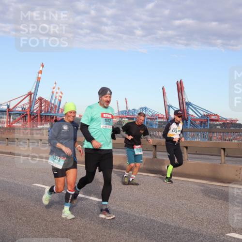 03.10.2024 - Köhlbrandbrückenlauf Matties Gatica Varas http://msf.ph/oto/7147737 03.10.2024 09:43:58 Position 2 2112, 1813, 1812, 2011 meine-sportfotos.de