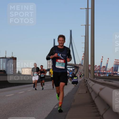 03.10.2024 - Köhlbrandbrückenlauf Luisa Fischer http://msf.ph/oto/7147739 03.10.2024 09:38:08 Position 3 1043, 1014 meine-sportfotos.de