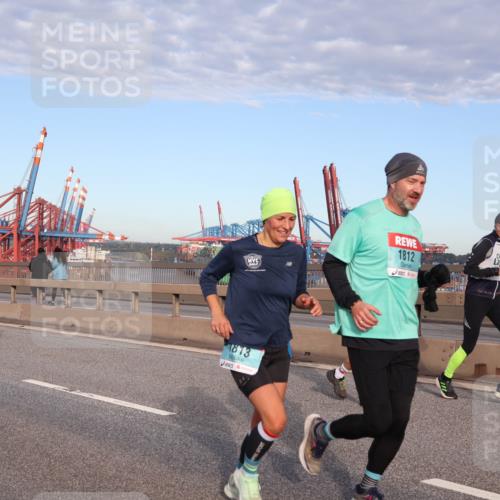 03.10.2024 - Köhlbrandbrückenlauf Matties Gatica Varas http://msf.ph/oto/7147747 03.10.2024 09:43:59 Position 2 2112, 1873, 1812 meine-sportfotos.de