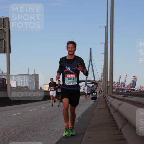 03.10.2024 - Köhlbrandbrückenlauf Luisa Fischer http://msf.ph/oto/7147748 03.10.2024 09:38:09 Position 3 1063, 1014 meine-sportfotos.de