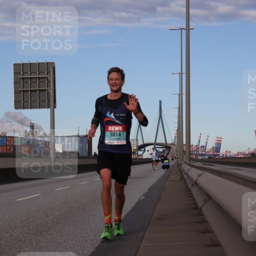 03.10.2024 - Köhlbrandbrückenlauf Luisa Fischer http://msf.ph/oto/7147755 03.10.2024 09:38:10 Position 3 1014 meine-sportfotos.de