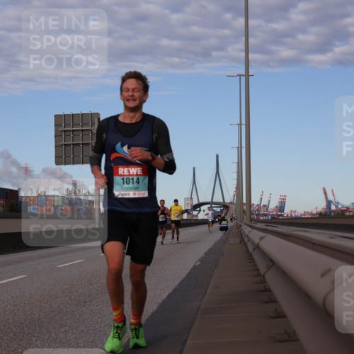 03.10.2024 - Köhlbrandbrückenlauf Luisa Fischer http://msf.ph/oto/7147766 03.10.2024 09:38:10 Position 3 1014 meine-sportfotos.de