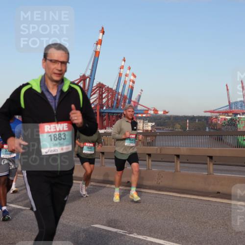 03.10.2024 - Köhlbrandbrückenlauf Matties Gatica Varas http://msf.ph/oto/7147802 03.10.2024 09:44:06 Position 2 2752, 37, 1883, 1641, 1642 meine-sportfotos.de