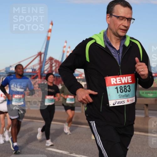 03.10.2024 - Köhlbrandbrückenlauf Matties Gatica Varas http://msf.ph/oto/7147814 03.10.2024 09:44:07 Position 2 2388, 1883 meine-sportfotos.de
