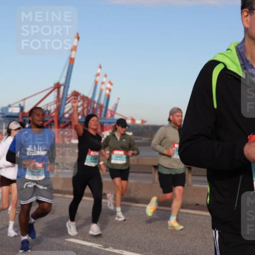 03.10.2024 - Köhlbrandbrückenlauf Matties Gatica Varas http://msf.ph/oto/7147815 03.10.2024 09:44:07 Position 2 3723, 238, 1642, 1883 meine-sportfotos.de