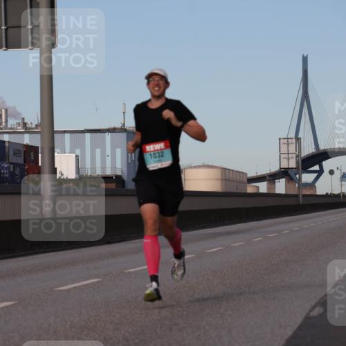 03.10.2024 - Köhlbrandbrückenlauf Luisa Fischer http://msf.ph/oto/7147822 03.10.2024 09:38:35 Position 3 1032 meine-sportfotos.de