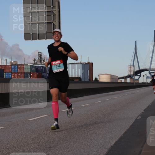 03.10.2024 - Köhlbrandbrückenlauf Luisa Fischer http://msf.ph/oto/7147830 03.10.2024 09:38:37 Position 3 1032 meine-sportfotos.de