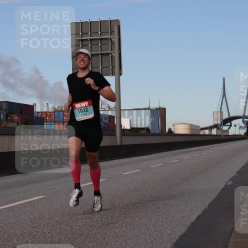 03.10.2024 - Köhlbrandbrückenlauf Luisa Fischer http://msf.ph/oto/7147835 03.10.2024 09:38:37 Position 3 1032 meine-sportfotos.de
