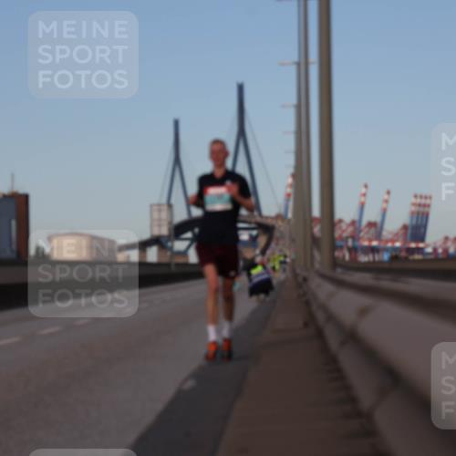 03.10.2024 - Köhlbrandbrückenlauf Luisa Fischer http://msf.ph/oto/7147837 03.10.2024 09:38:47 Position 3  meine-sportfotos.de