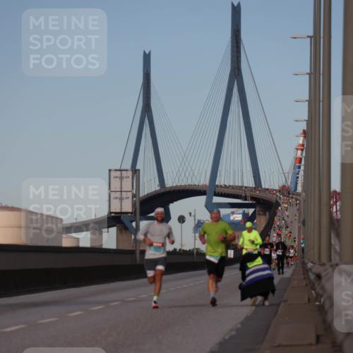 03.10.2024 - Köhlbrandbrückenlauf Luisa Fischer http://msf.ph/oto/7147850 03.10.2024 09:39:13 Position 3 35 meine-sportfotos.de