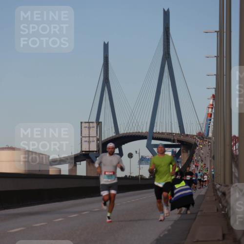 03.10.2024 - Köhlbrandbrückenlauf Luisa Fischer http://msf.ph/oto/7147857 03.10.2024 09:39:15 Position 3  meine-sportfotos.de