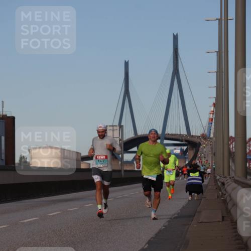 03.10.2024 - Köhlbrandbrückenlauf Luisa Fischer http://msf.ph/oto/7147877 03.10.2024 09:39:19 Position 3 1377 meine-sportfotos.de