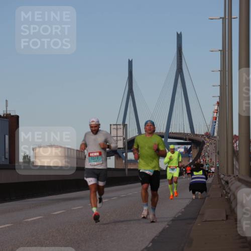 03.10.2024 - Köhlbrandbrückenlauf Luisa Fischer http://msf.ph/oto/7147884 03.10.2024 09:39:20 Position 3 1377 meine-sportfotos.de