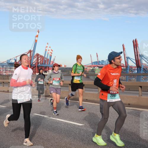 03.10.2024 - Köhlbrandbrückenlauf Matties Gatica Varas http://msf.ph/oto/7147885 03.10.2024 09:44:14 Position 2 170, 1735, 3051, 2420, 2297 meine-sportfotos.de