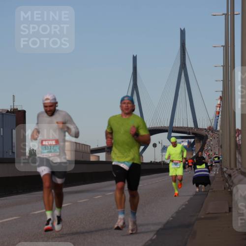 03.10.2024 - Köhlbrandbrückenlauf Luisa Fischer http://msf.ph/oto/7147901 03.10.2024 09:39:22 Position 3 1377, 1051 meine-sportfotos.de