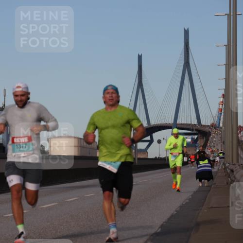 03.10.2024 - Köhlbrandbrückenlauf Luisa Fischer http://msf.ph/oto/7147906 03.10.2024 09:39:22 Position 3 1377 meine-sportfotos.de