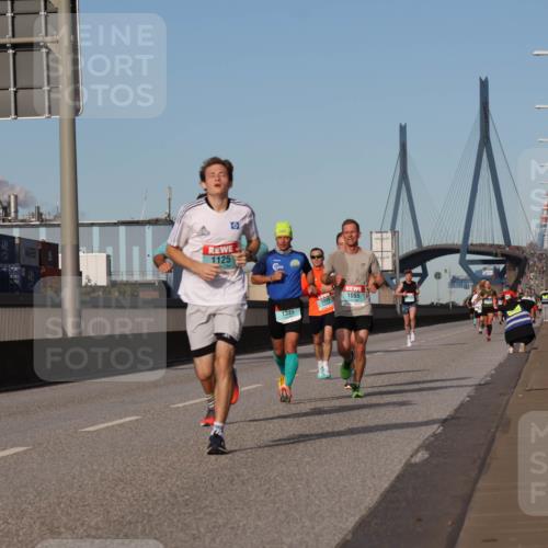 03.10.2024 - Köhlbrandbrückenlauf Luisa Fischer http://msf.ph/oto/7147912 03.10.2024 09:40:03 Position 3 1125, 1090, 1055, 1335 meine-sportfotos.de