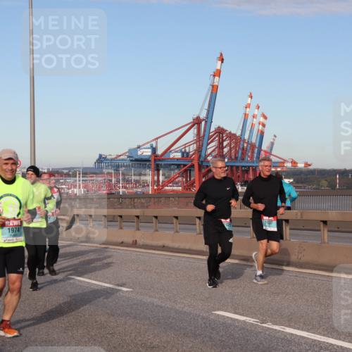 03.10.2024 - Köhlbrandbrückenlauf Matties Gatica Varas http://msf.ph/oto/7147927 03.10.2024 09:44:20 Position 2 1974, 1929, 1937 meine-sportfotos.de
