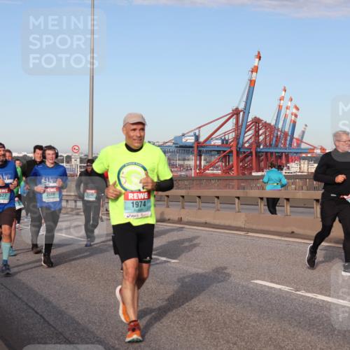 03.10.2024 - Köhlbrandbrückenlauf Matties Gatica Varas http://msf.ph/oto/7147932 03.10.2024 09:44:20 Position 2 500, 1, 1627, 2000, 1590, 1974, 1937 meine-sportfotos.de