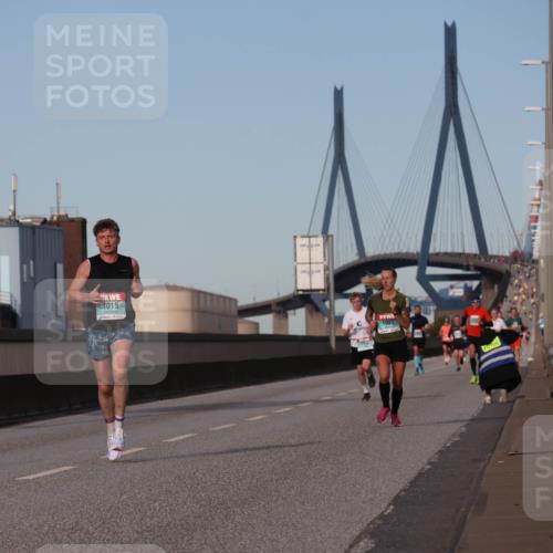 03.10.2024 - Köhlbrandbrückenlauf Luisa Fischer http://msf.ph/oto/7147941 03.10.2024 09:40:13 Position 3 1015 meine-sportfotos.de