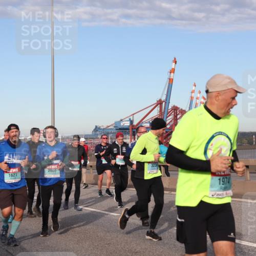 03.10.2024 - Köhlbrandbrückenlauf Matties Gatica Varas http://msf.ph/oto/7147950 03.10.2024 09:44:21 Position 2 1683, 1526, 323, 2000, 1627, 1974 meine-sportfotos.de