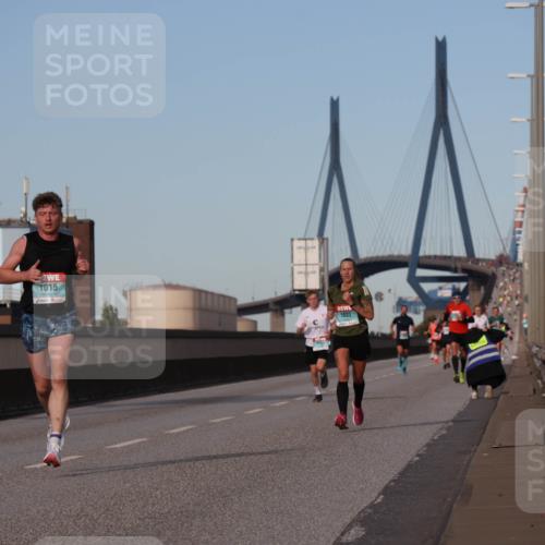 03.10.2024 - Köhlbrandbrückenlauf Luisa Fischer http://msf.ph/oto/7147954 03.10.2024 09:40:14 Position 3 1015, 1027 meine-sportfotos.de